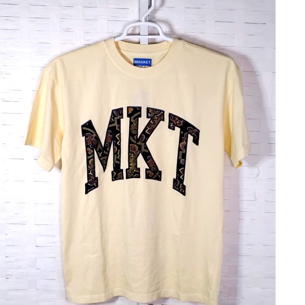 Market Rug Dealer T-Shirt Mens Short Sleeve Medium Beige Embroidered